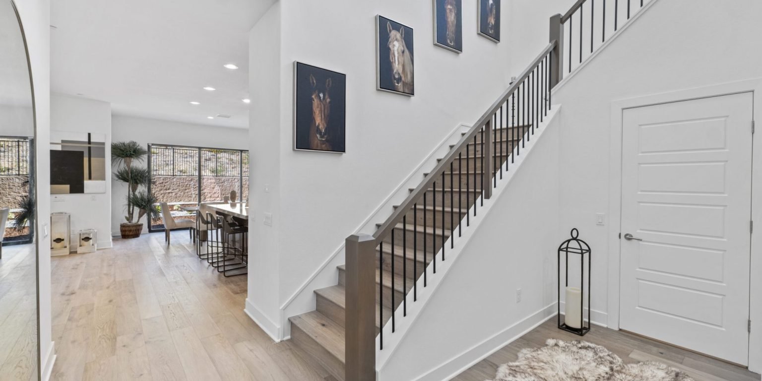 20707-Bluebird-Ct-Northridge-HsHProd_30-scaled-q9wma17a7y8onq56s9e7cz7llqh6r61fkr1rq6accw