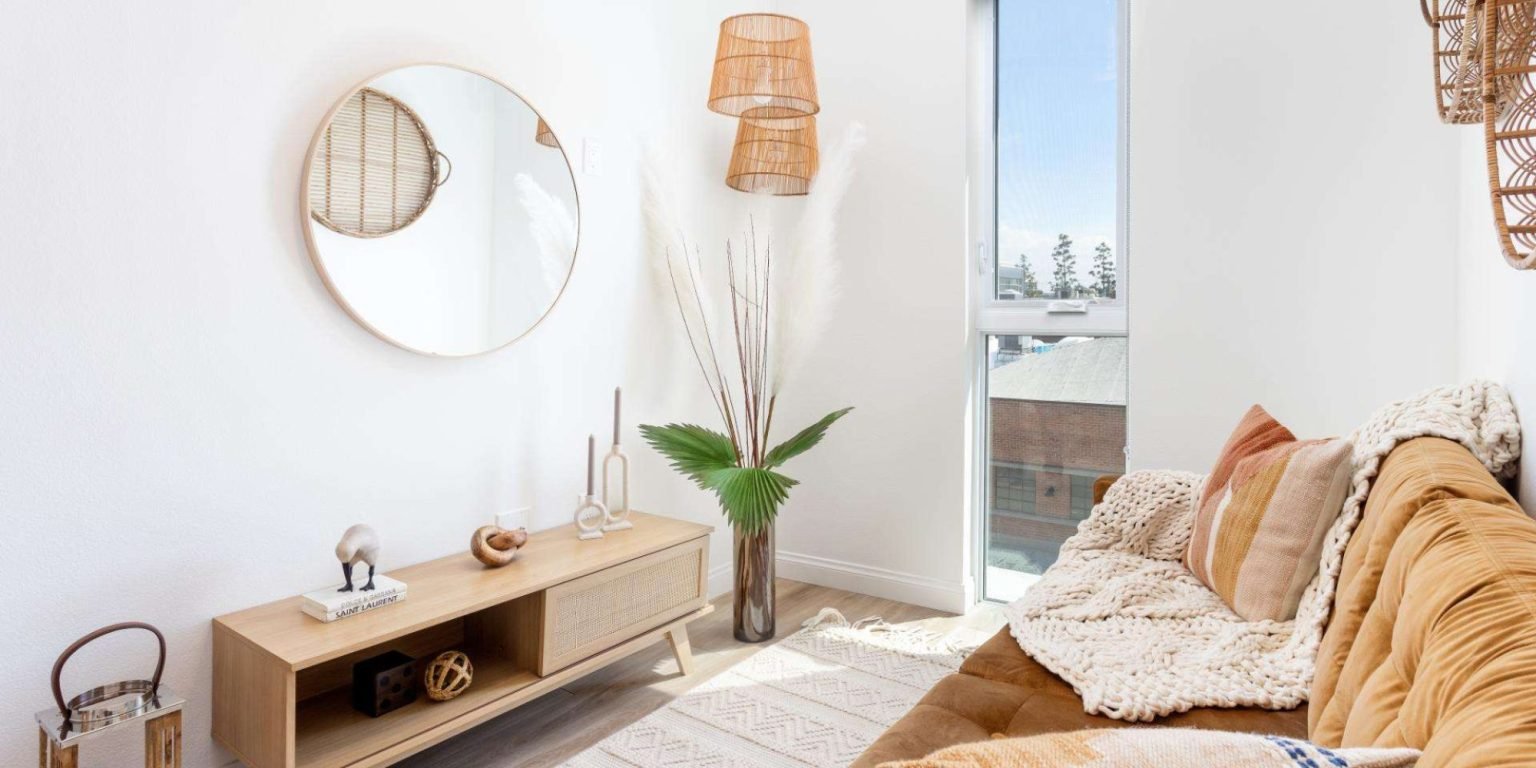 The-Charlie-Broad-Way-SM-Model-Home-2-qghd81dwvpwt2i93ezmoc05r5e5hlr0f8h5ugyb768