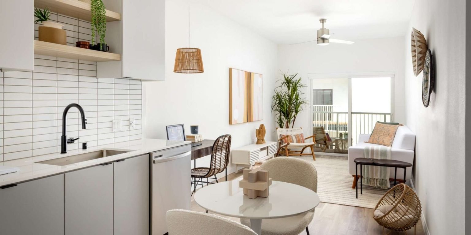 The-Charlie-Santa-Monica-Model-Home-2-qghdc25247eyqgetxq77zzmqmqc0j4z34dmmdkckk0