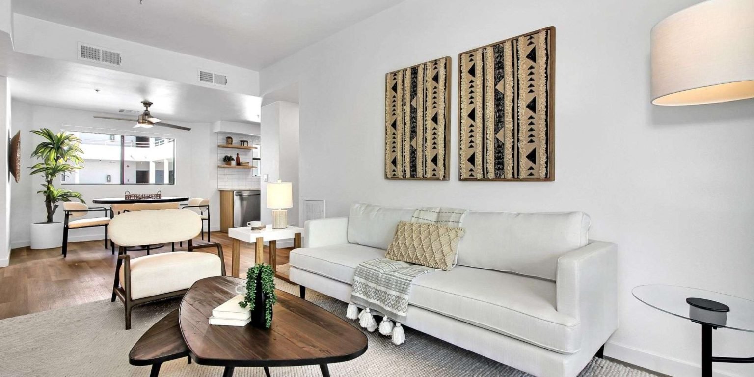 The-Charlie-West-Hollywood-Model-Home-2-qghdd0x352qko10ban8f28uslzklfxt5l5rl4sx05s